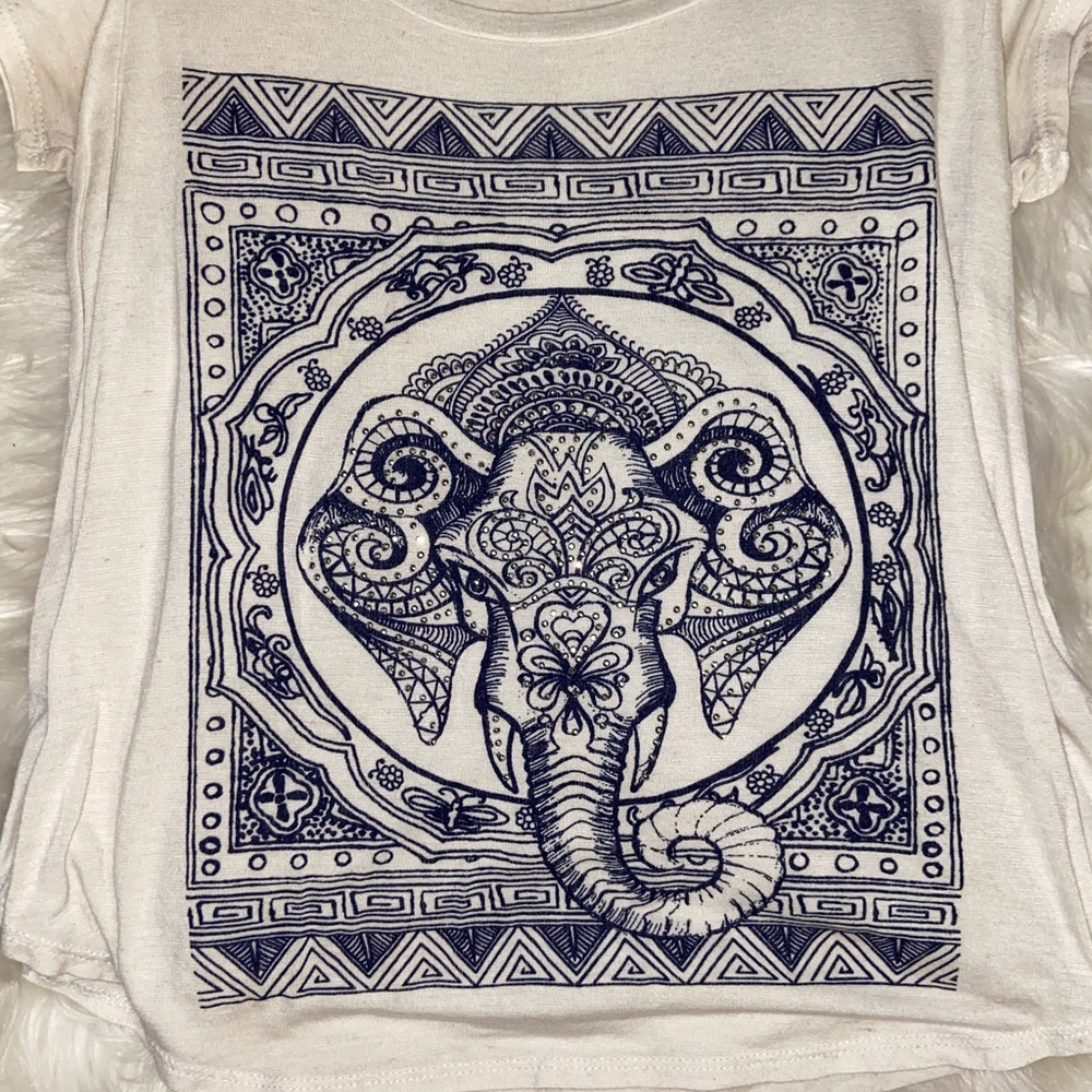 Pretty Elephant Top - Picture 2 of 3